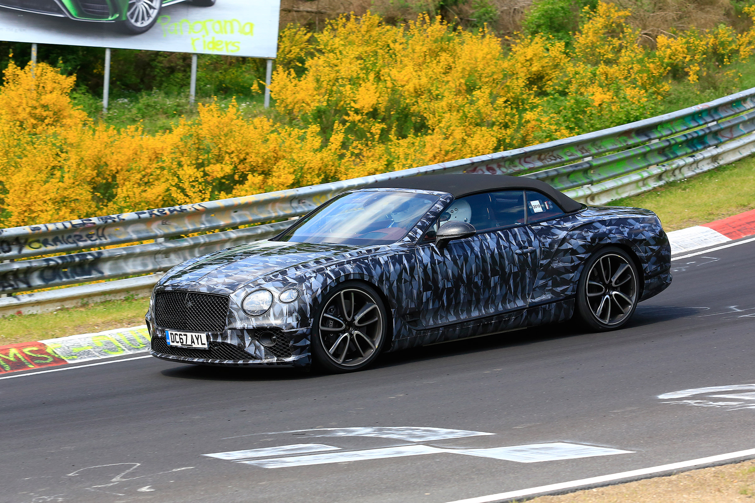 Bentley Continental GT C spy 2018 - front quarter