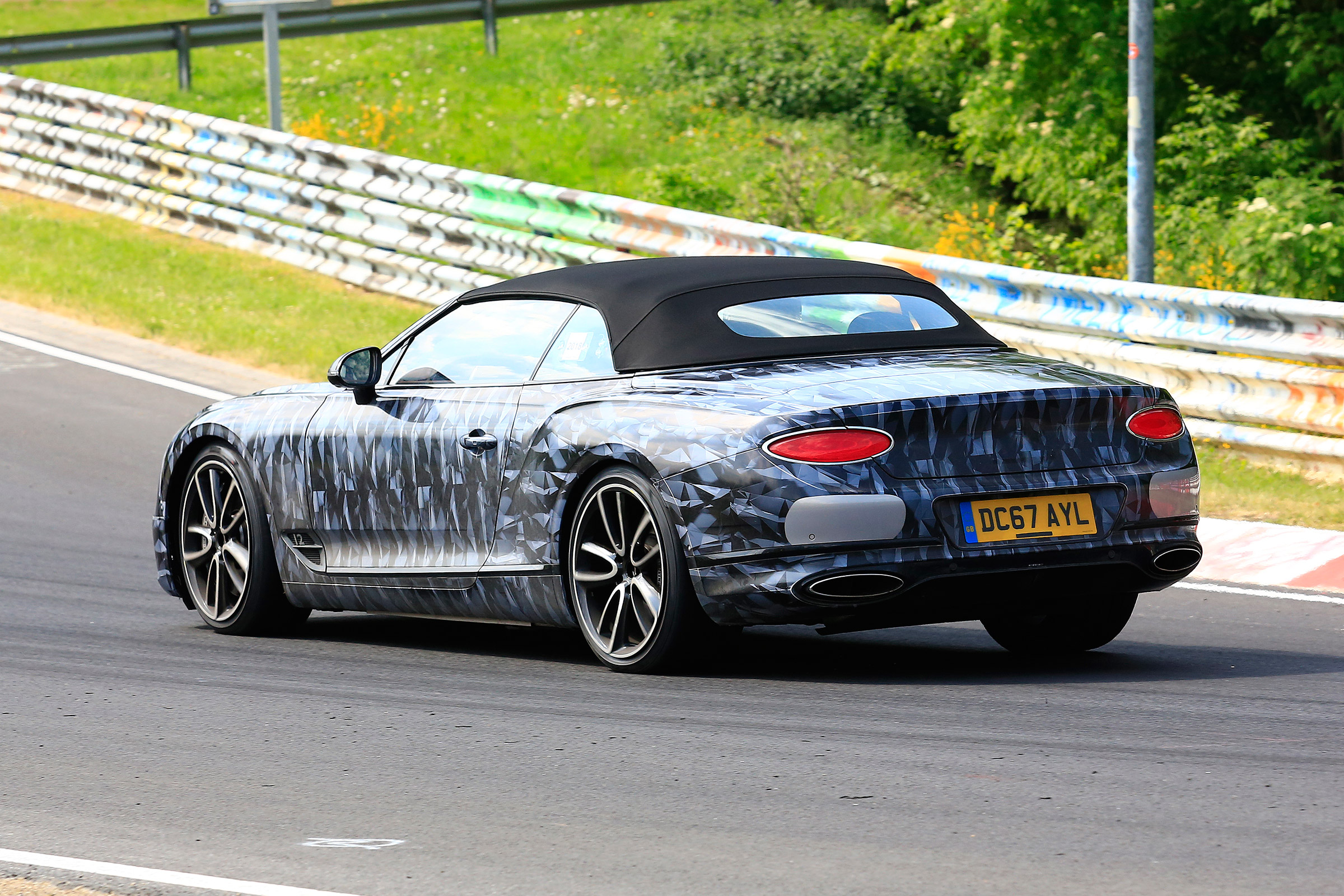 Bentley Continental GT C spy 2018 - rear quarter