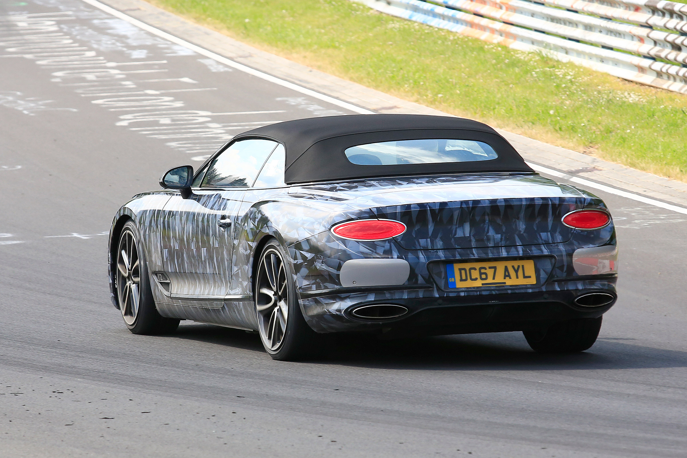 Bentley Continental GT C spy 2018 - rear quarter
