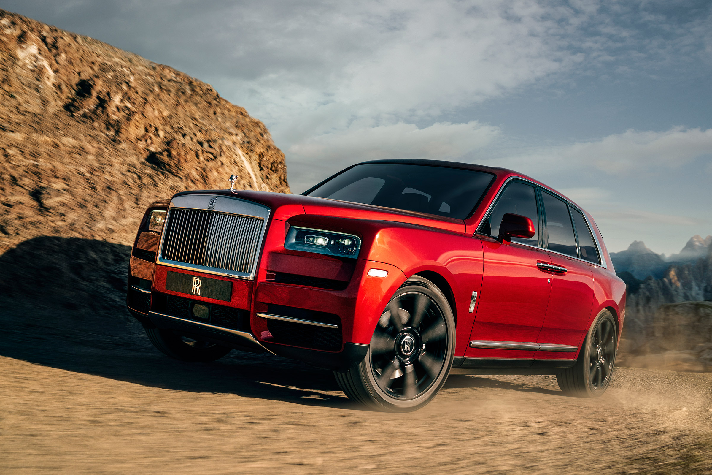 Rolls Royce Cullinan - front