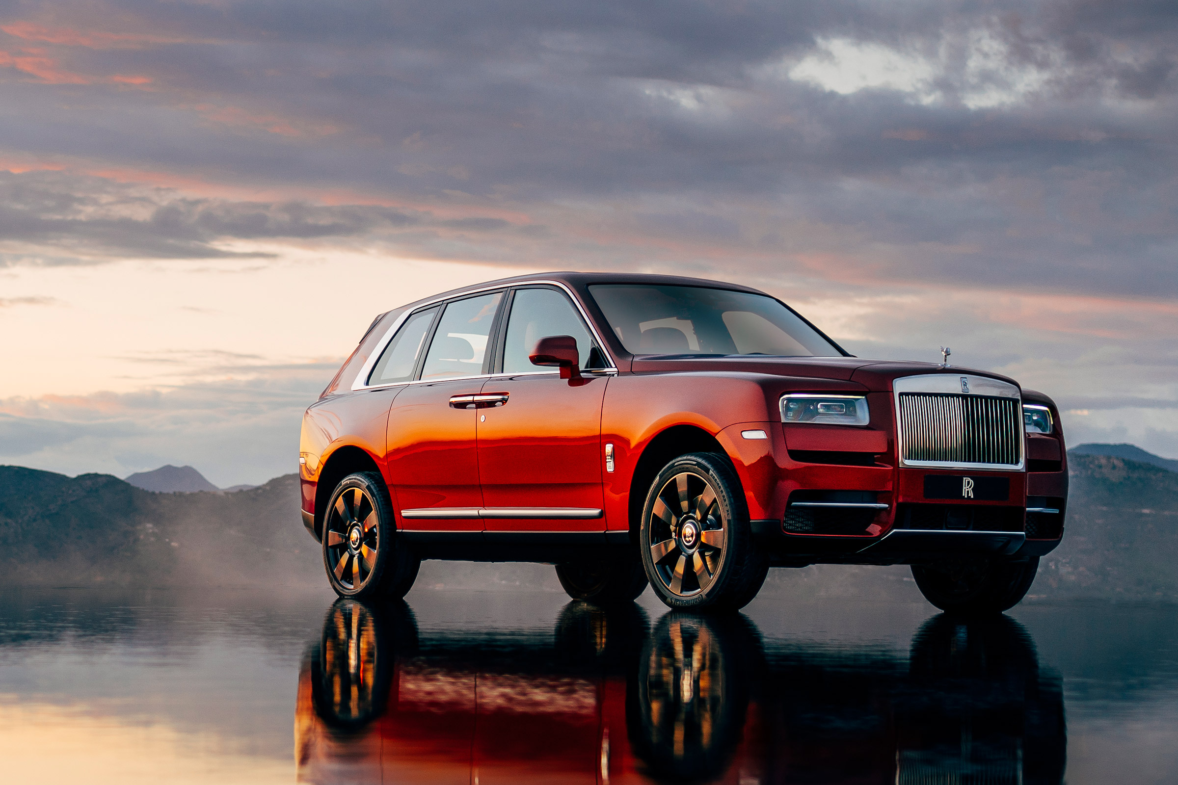 Rolls Royce Cullinan - front 