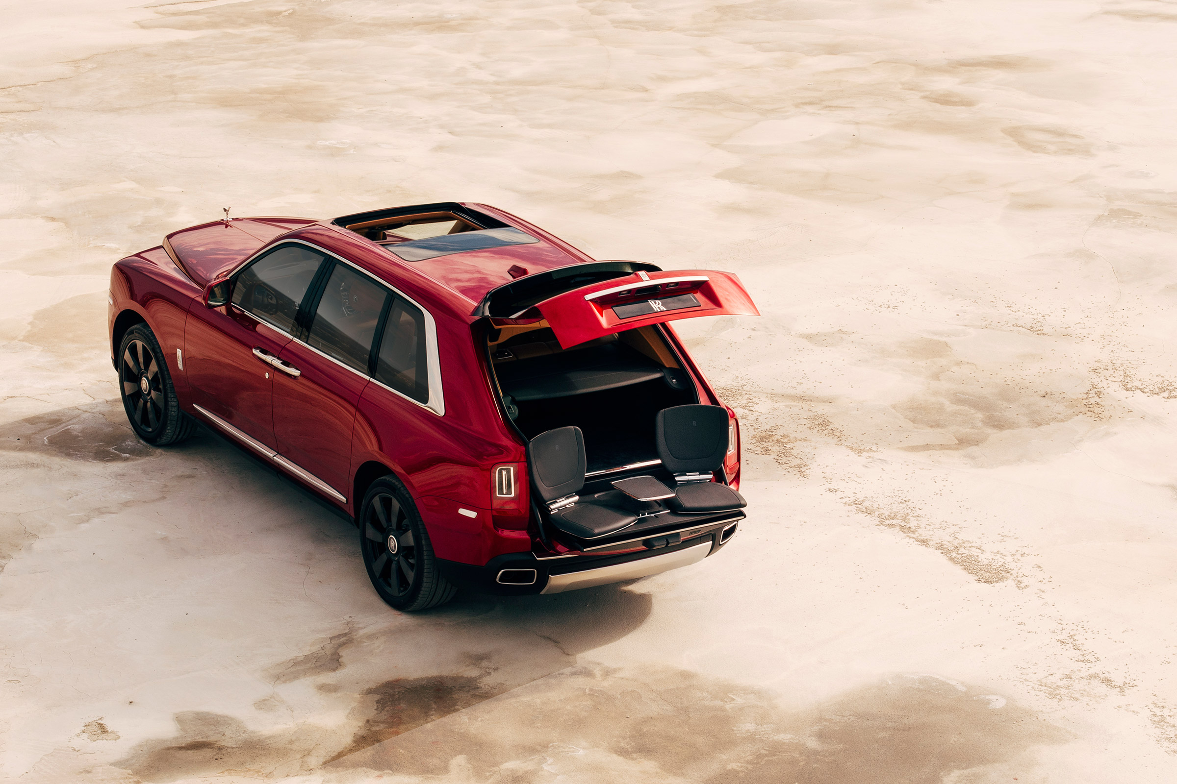 Rolls Royce Cullinan - boot