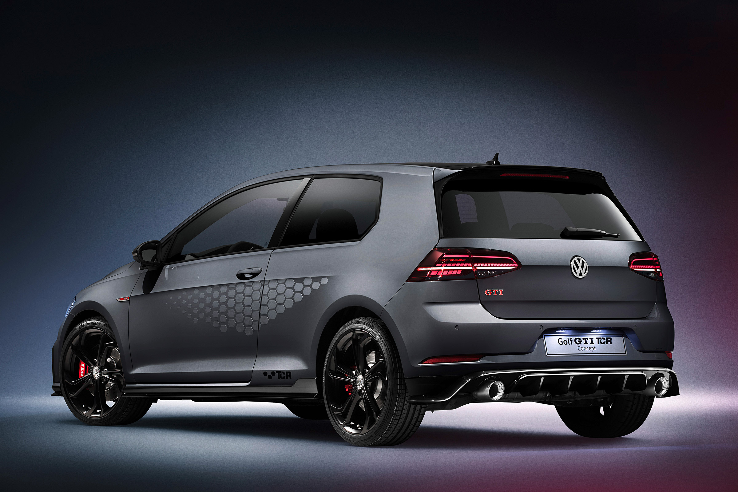 Volkswagen Golf GTI TCR Concept - rear quarter