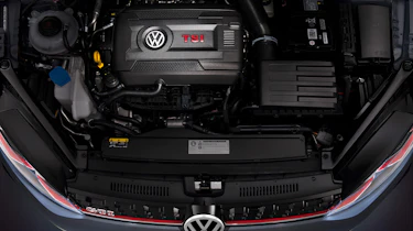 Volkswagen Golf GTI TCR Concept - engine bay
