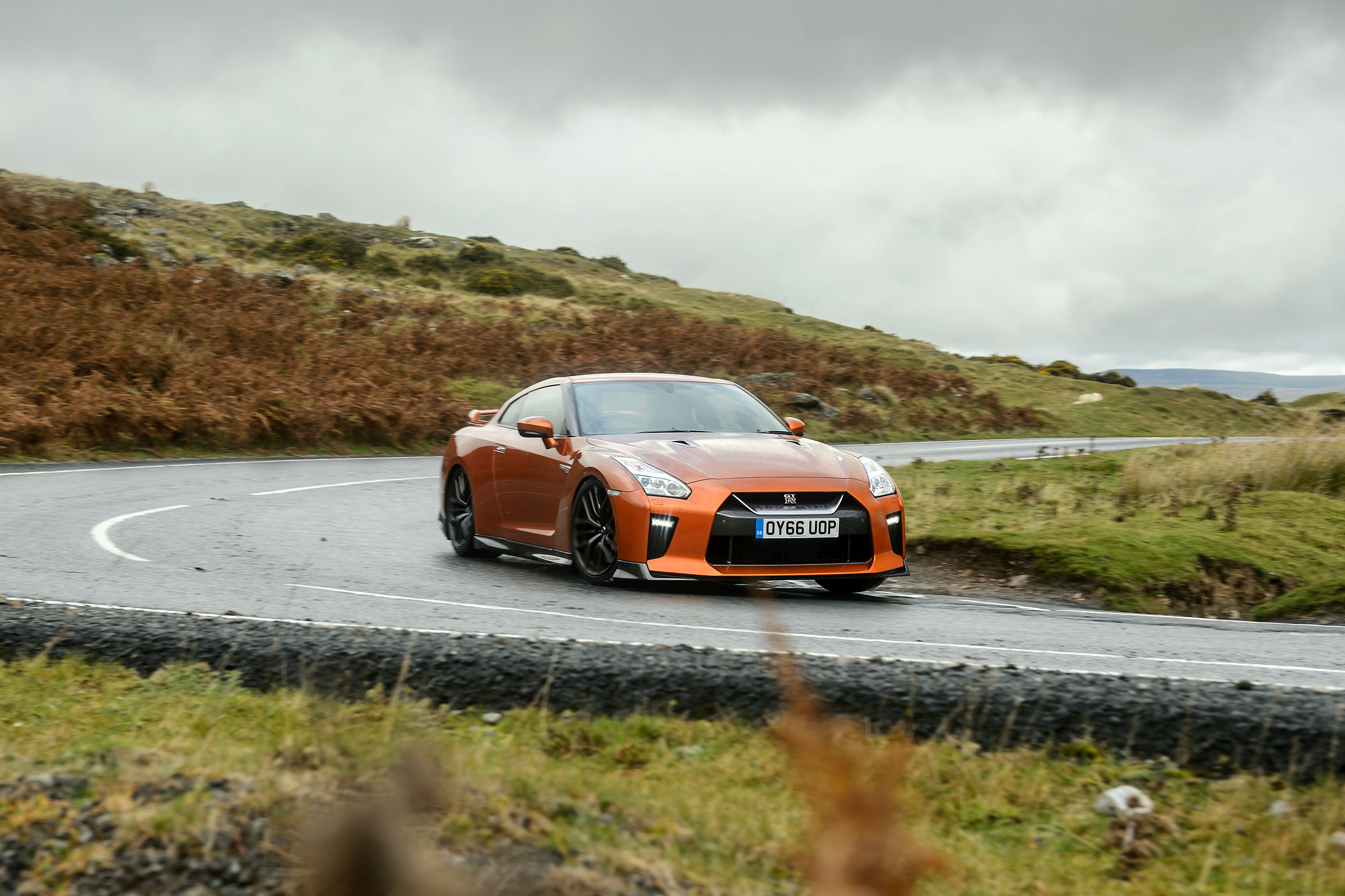 Nissan GT–R front