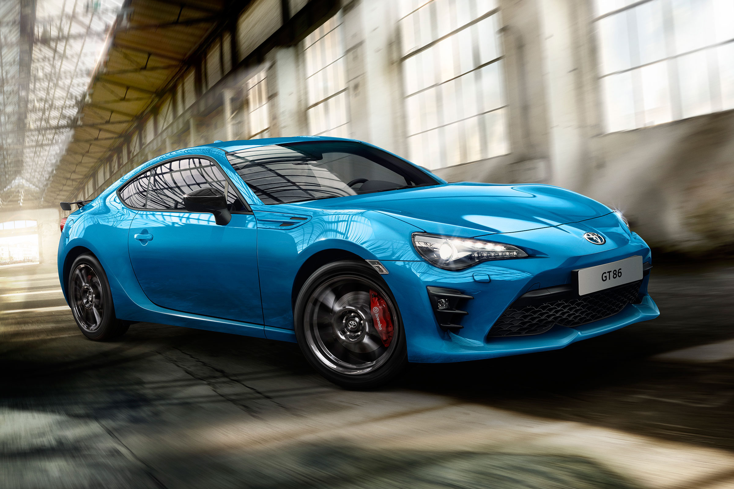 Toyota GT86 Club Series Blue Edition – front quarter