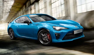 Toyota GT86 Club Series Blue Edition – front quarter