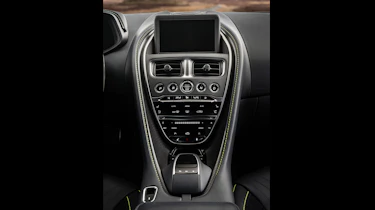 Aston Martin DB11 AMR - dash