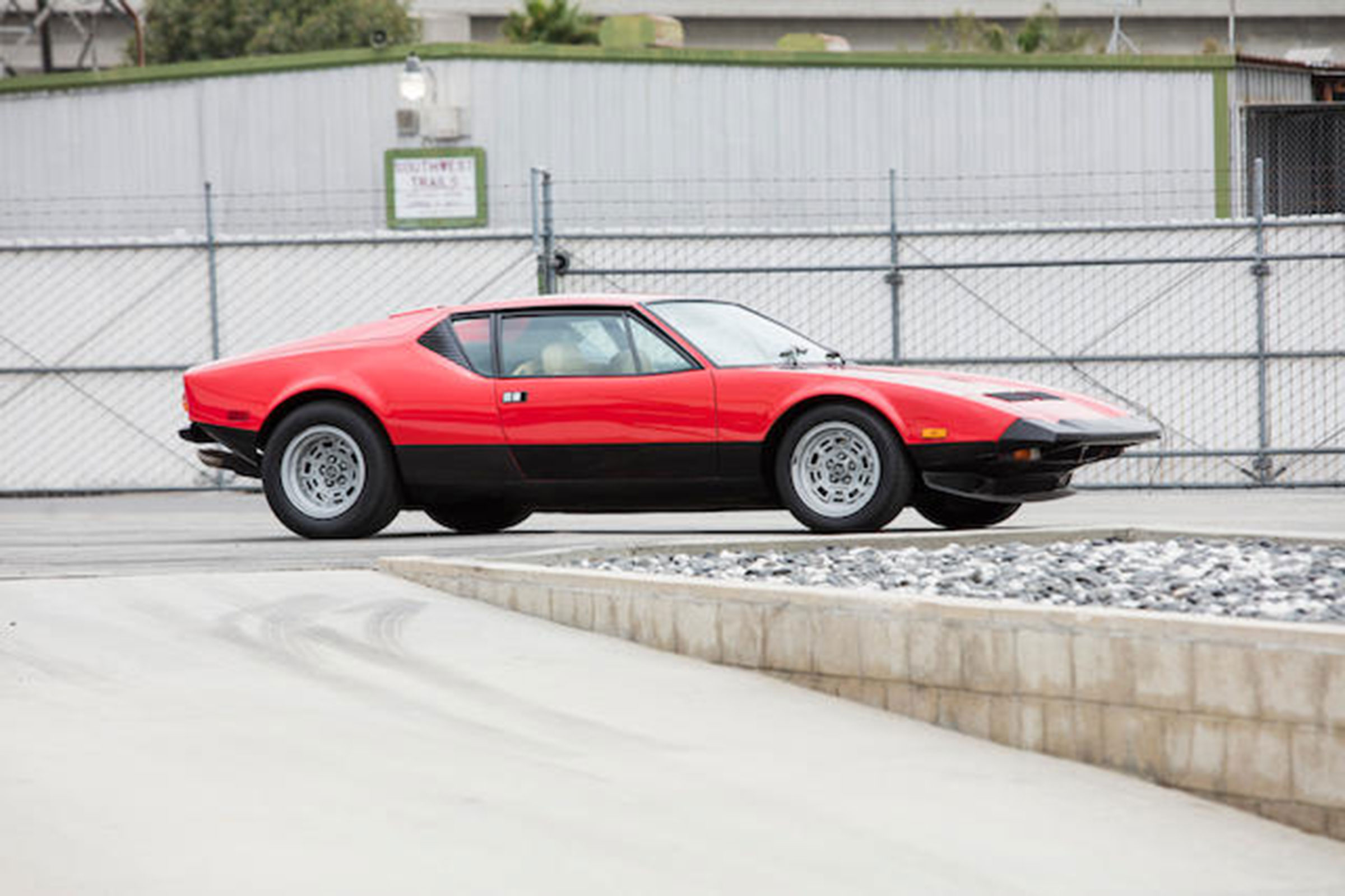 Detomaso Pantera – side