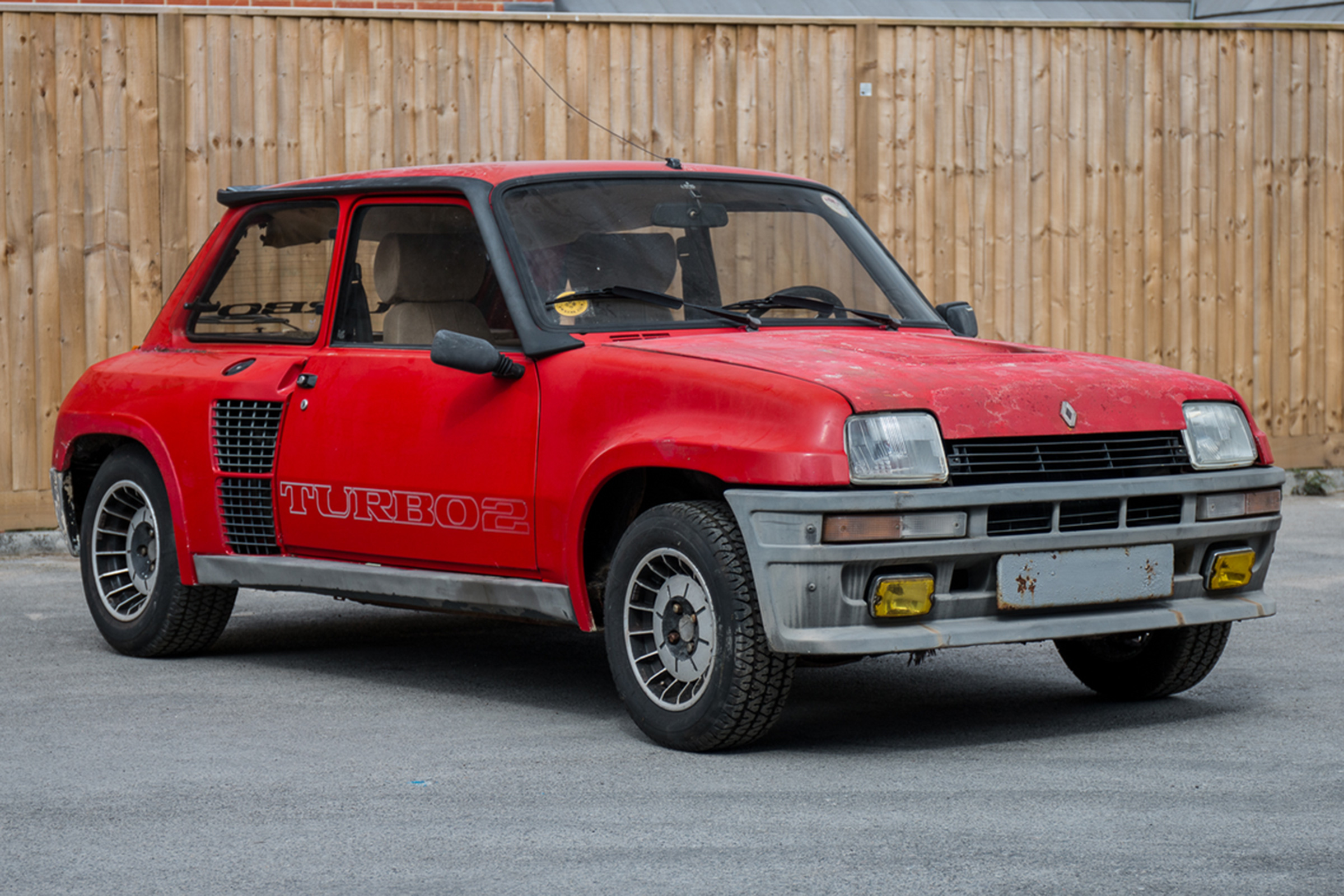 Renault 5 Turbo 2 Evolution Type 8221 – front quarter