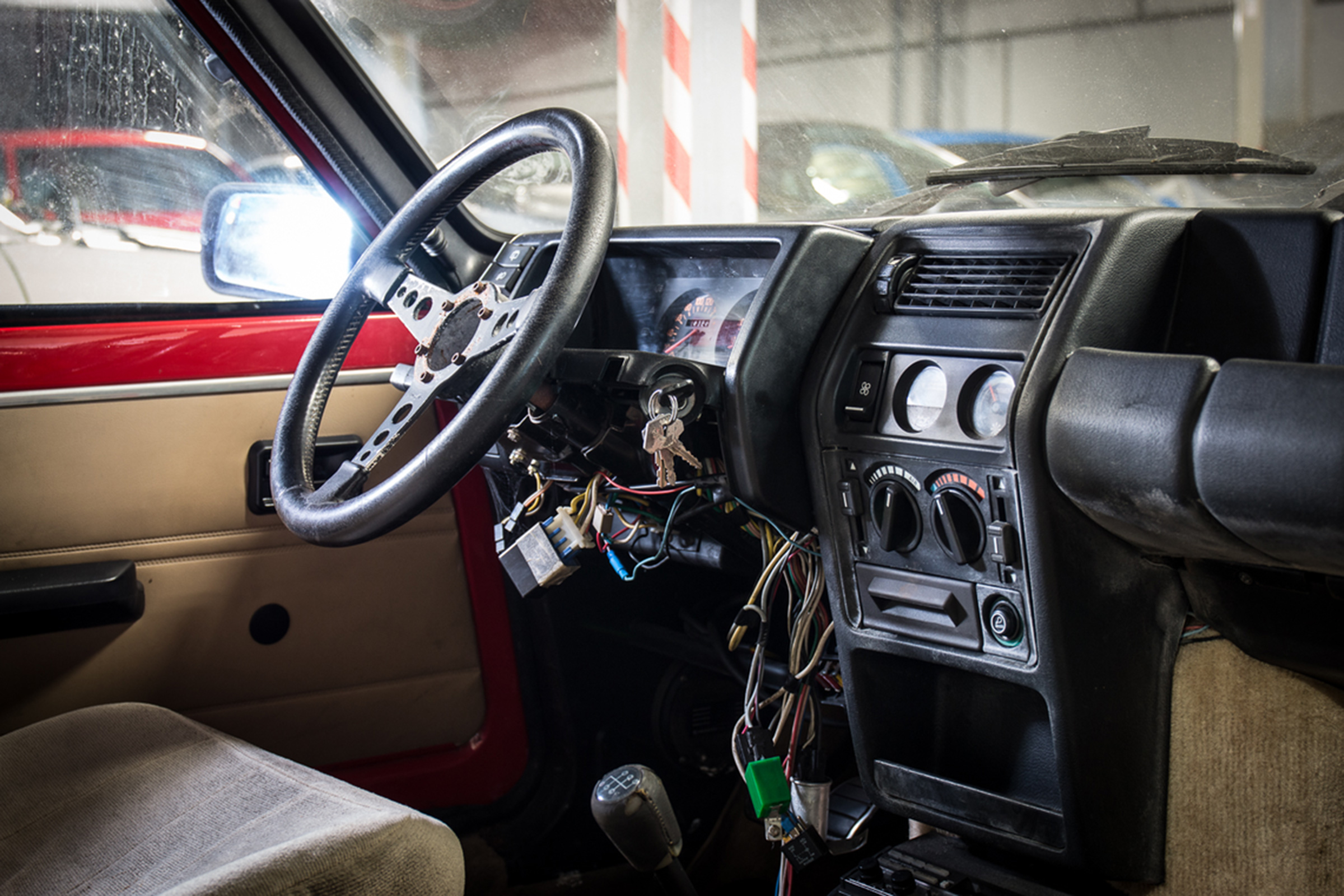 Renault 5 Turbo 2 Evolution Type 8221 – interior