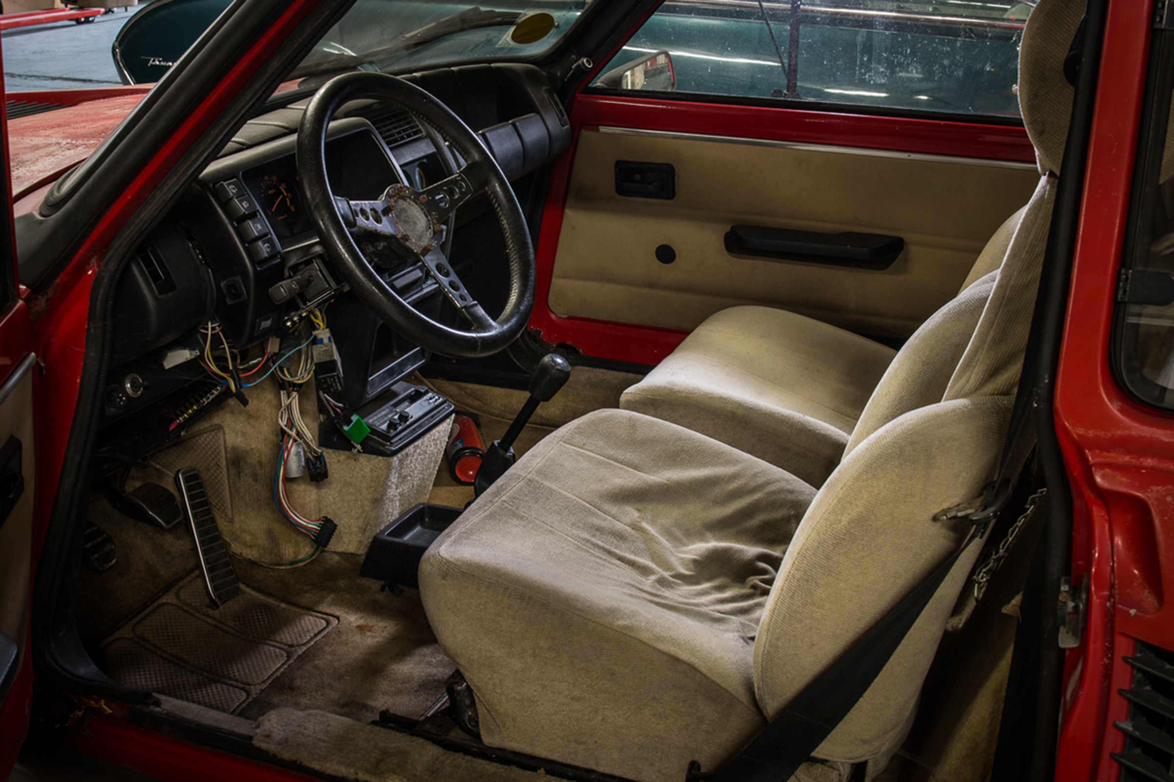 Renault 5 Turbo 2 Evolution Type 8221 – interior