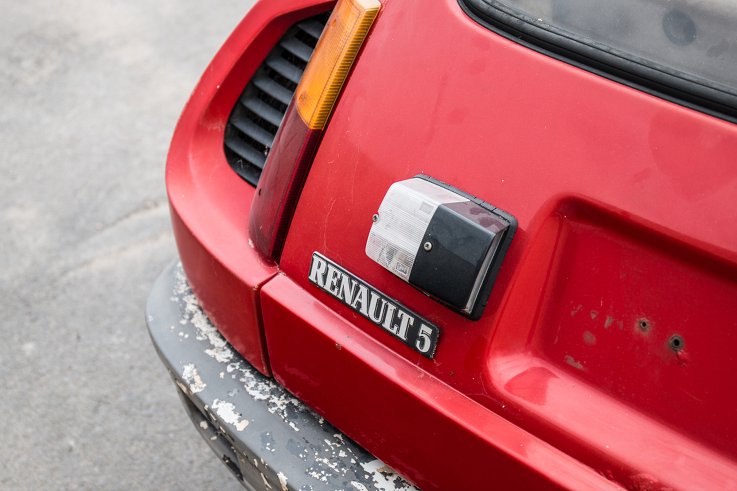 Renault 5 Turbo 2 Evolution Type 8221 – rear light