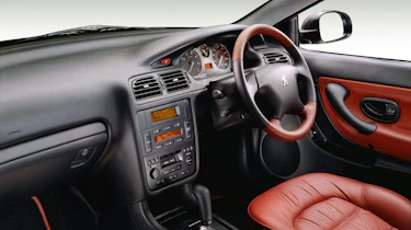 Peugeot 406 Coupe – interior