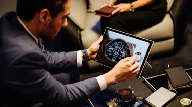 Bugatti showroom - configuration