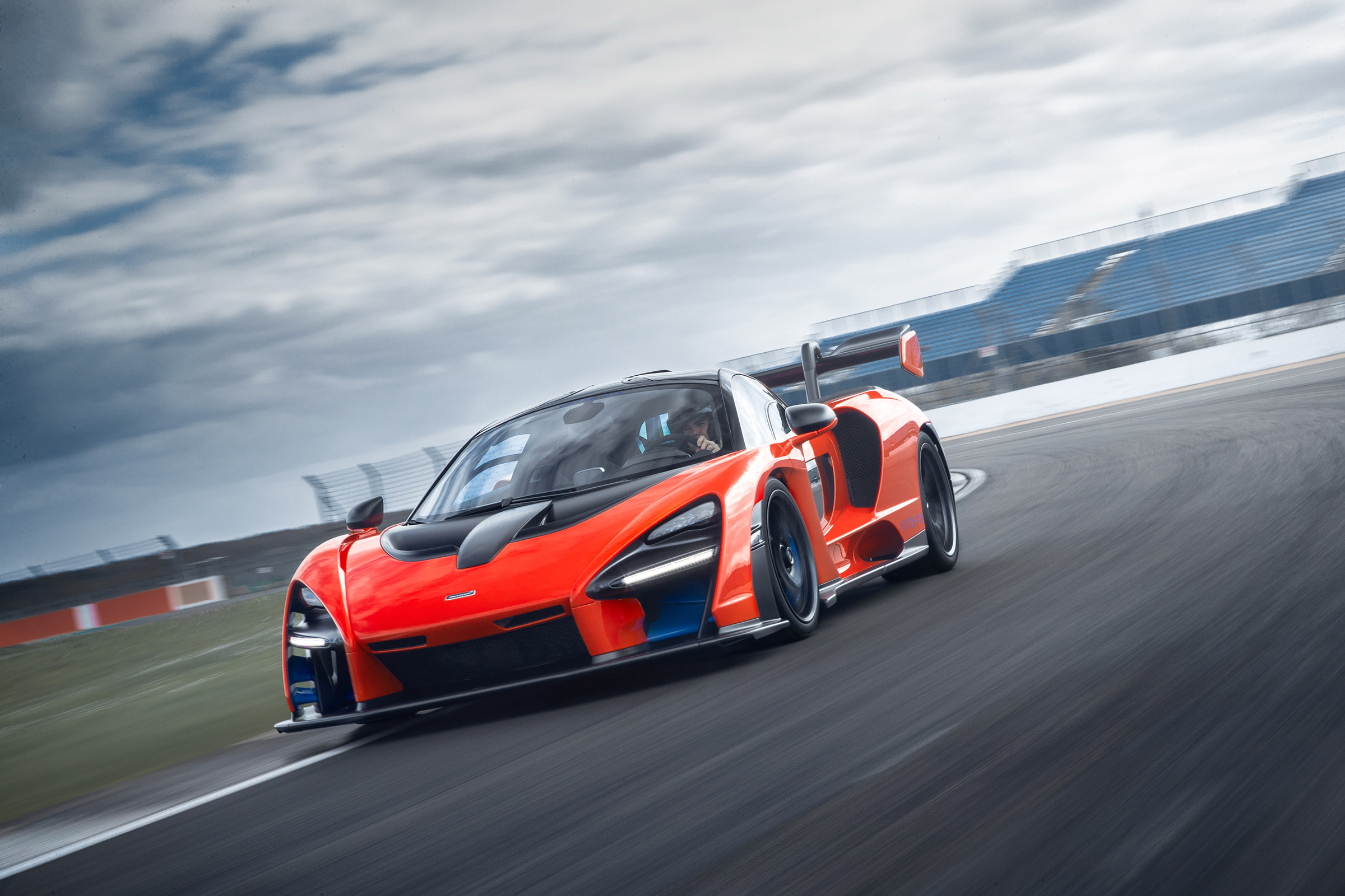 McLaren Senna at silverstone - front tracking