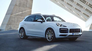 Porsche Cayenne E-Hybrid - front quarter