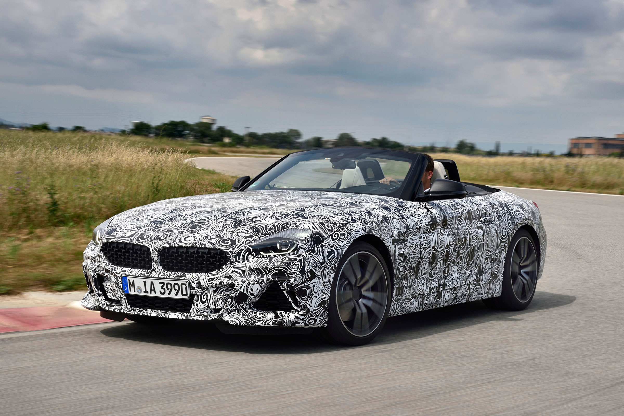New 2019 BMW Z4 – front quarter