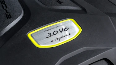 Porsche Cayenne E-Hybrid – engine badge