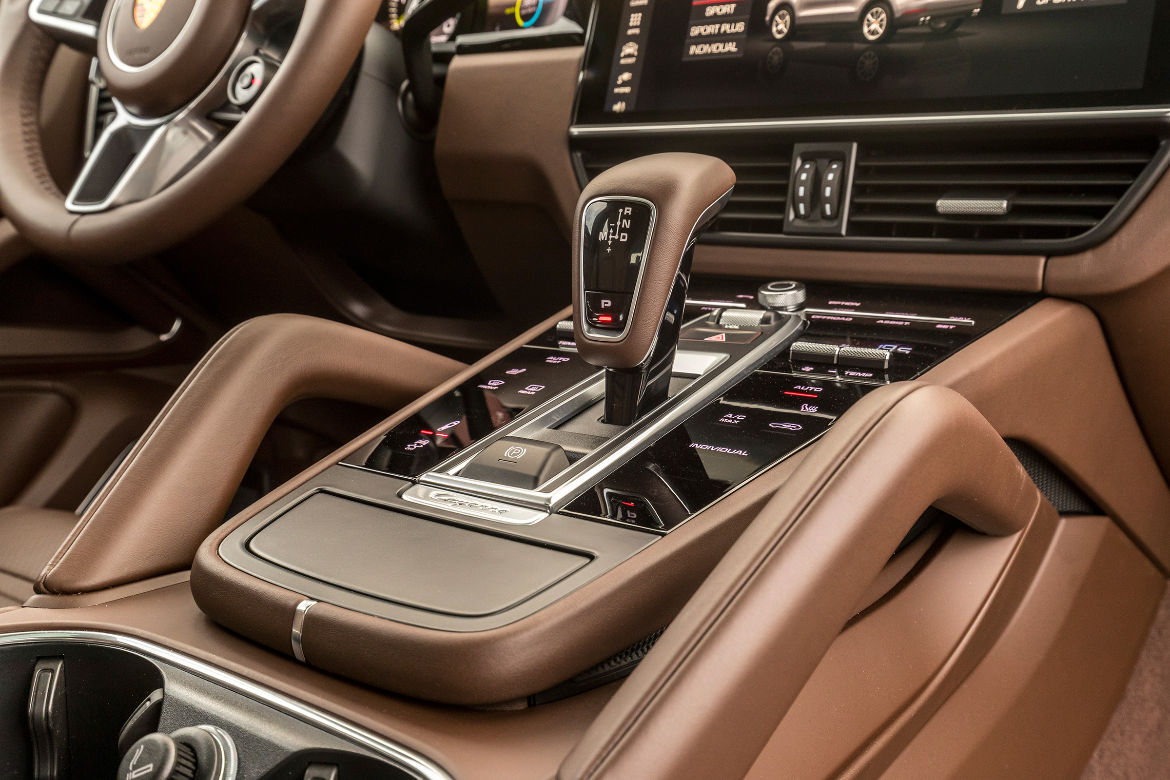 Porsche Cayenne E-Hybrid – gear lever
