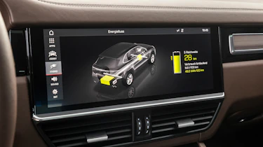 Porsche Cayenne E-Hybrid – centre console display