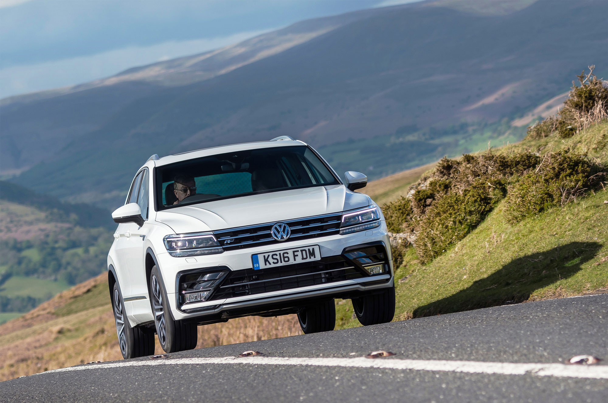 Volkswagen Tiguan R-Line – Front