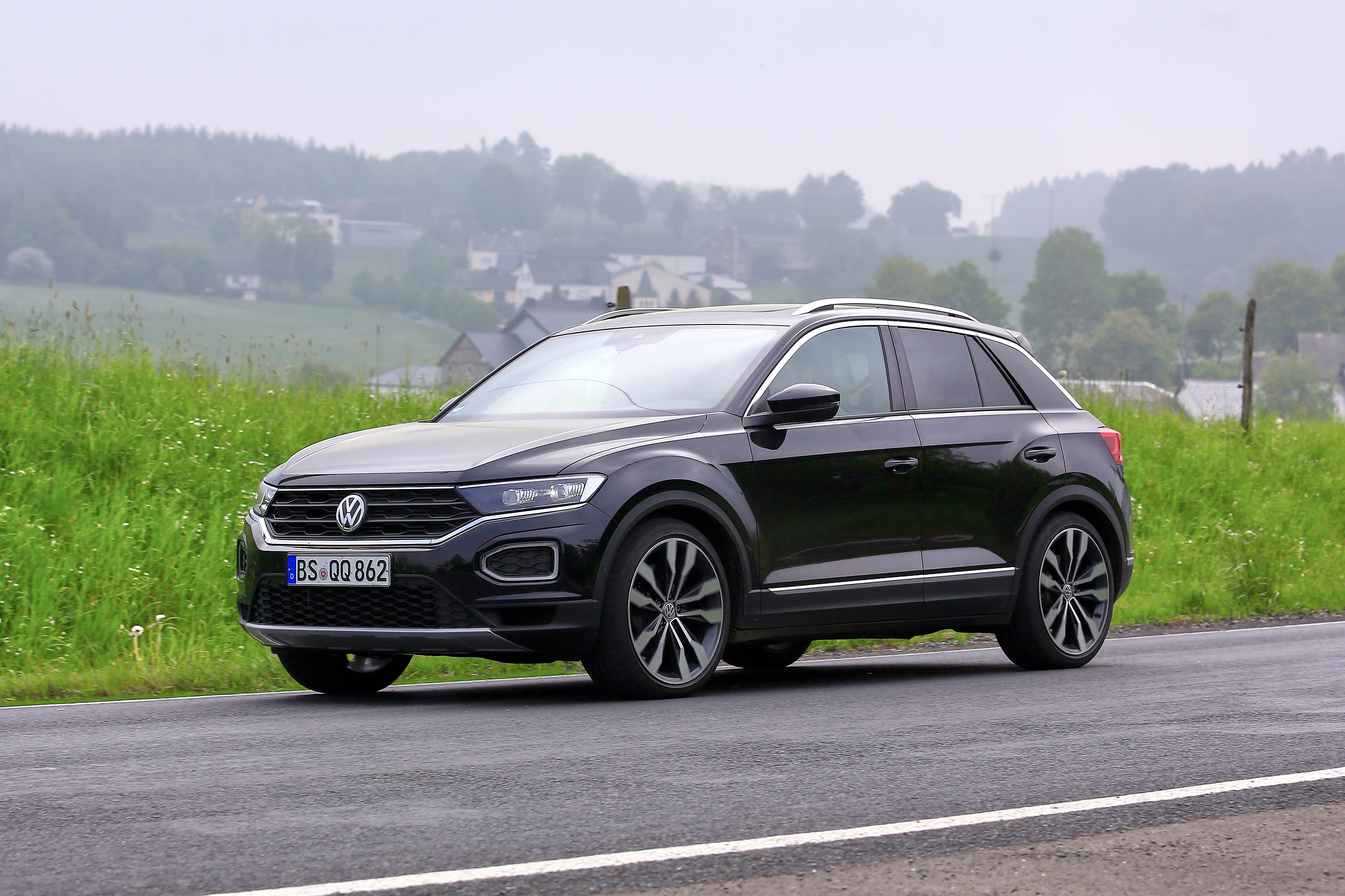 VW T-Roc R – side
