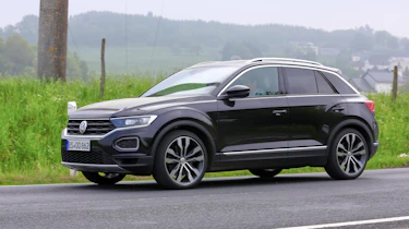 VW T-Roc R – side