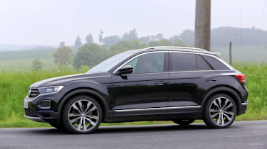 VW T-Roc R – side