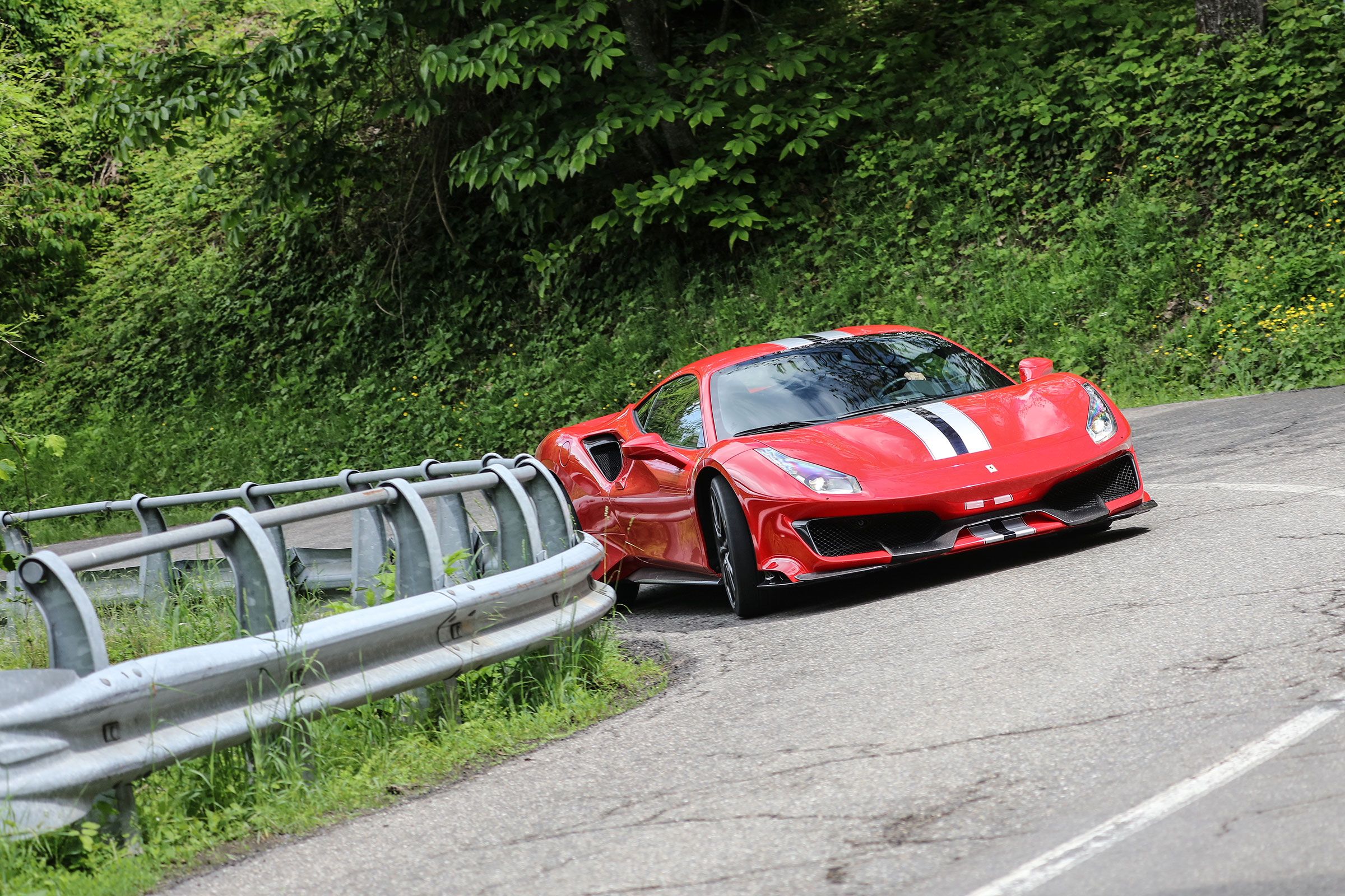 Ferrari 488 Pista – front