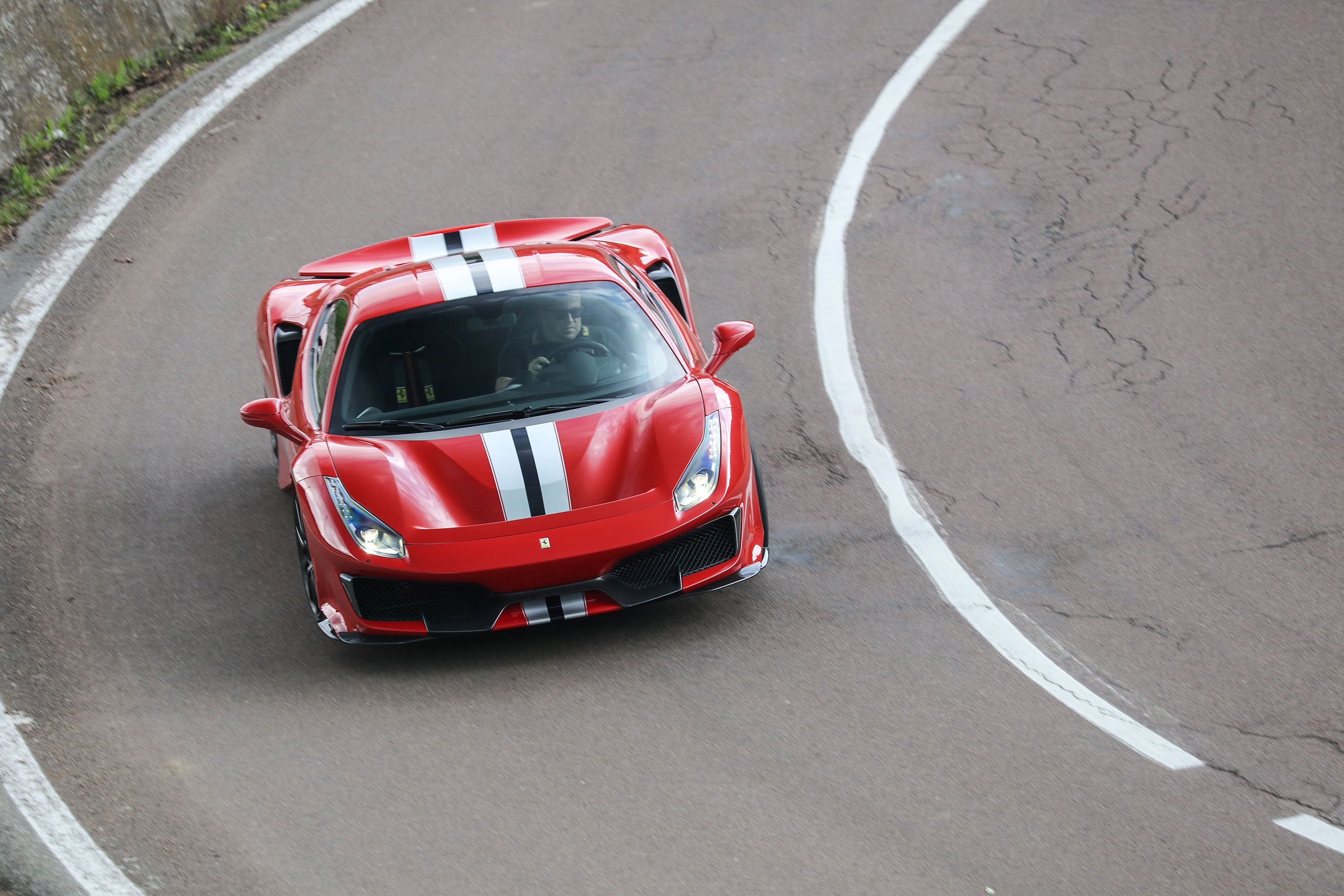 Ferrari 488 Pista – front
