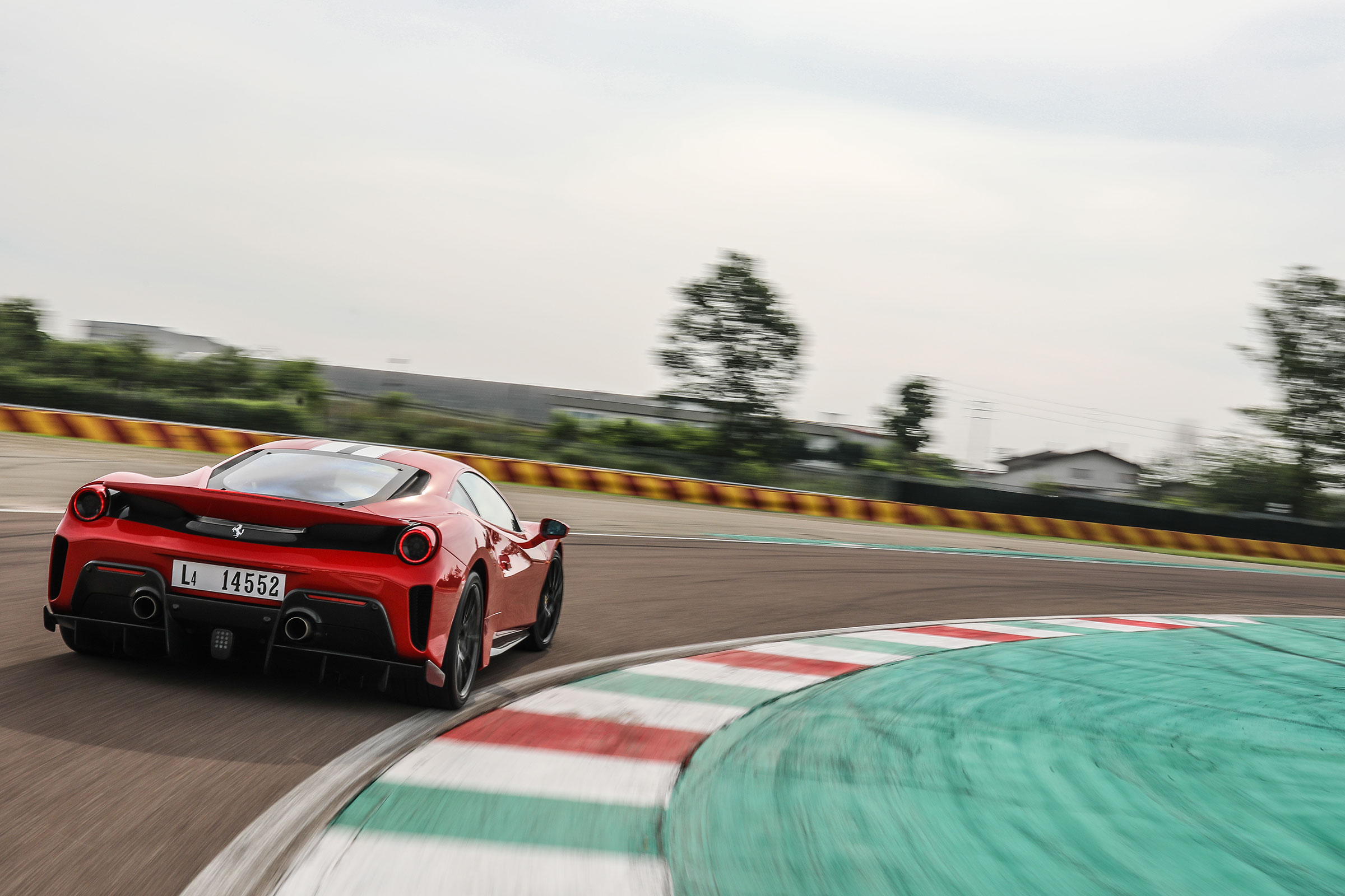  Ferrari 488 Pista – rear