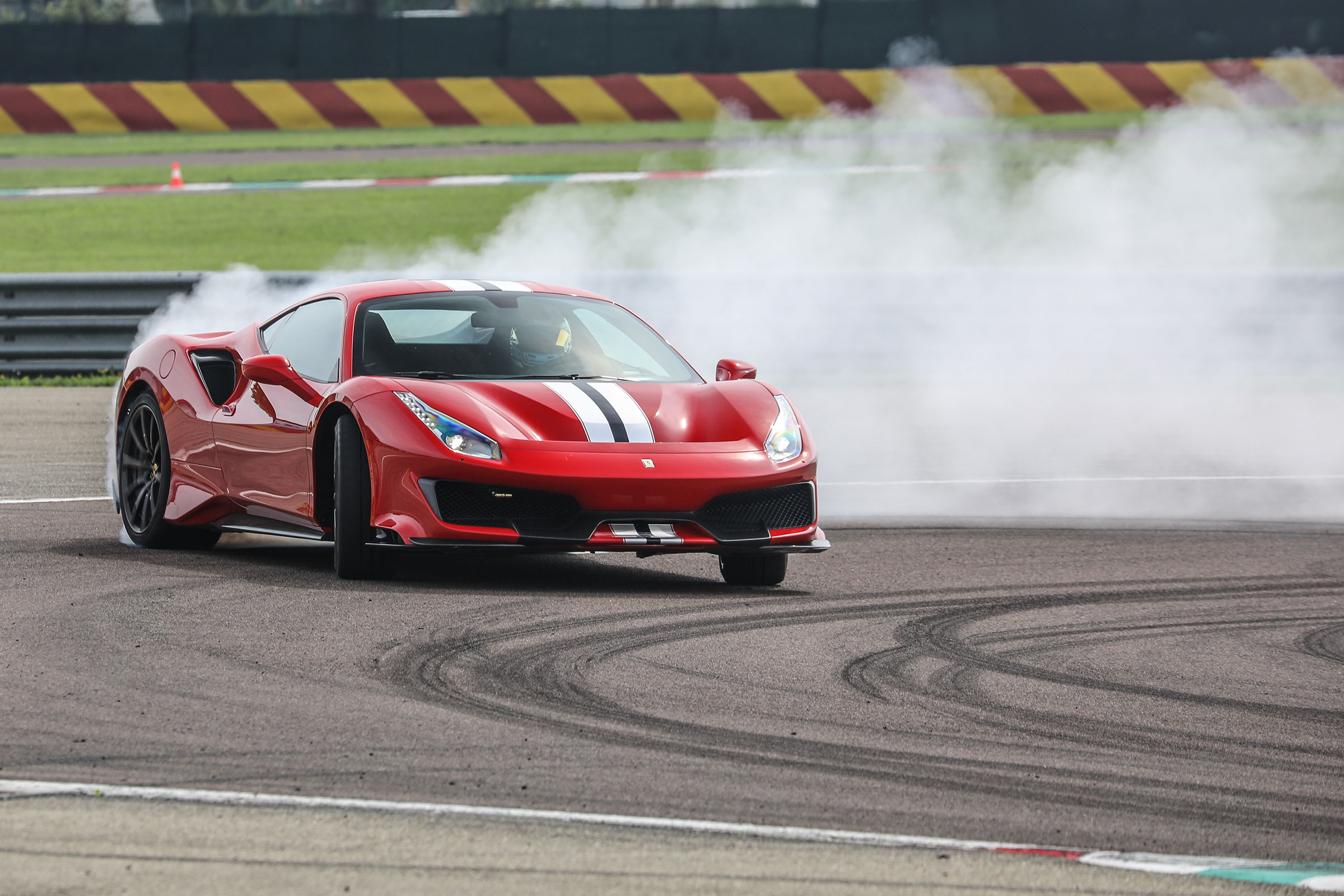 Ferrari 488 Pista – front