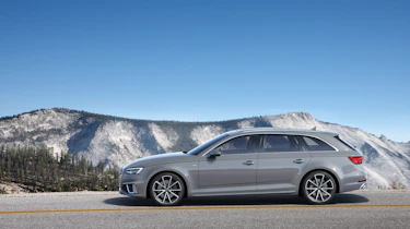 Audi A4 refresh 2018 - side
