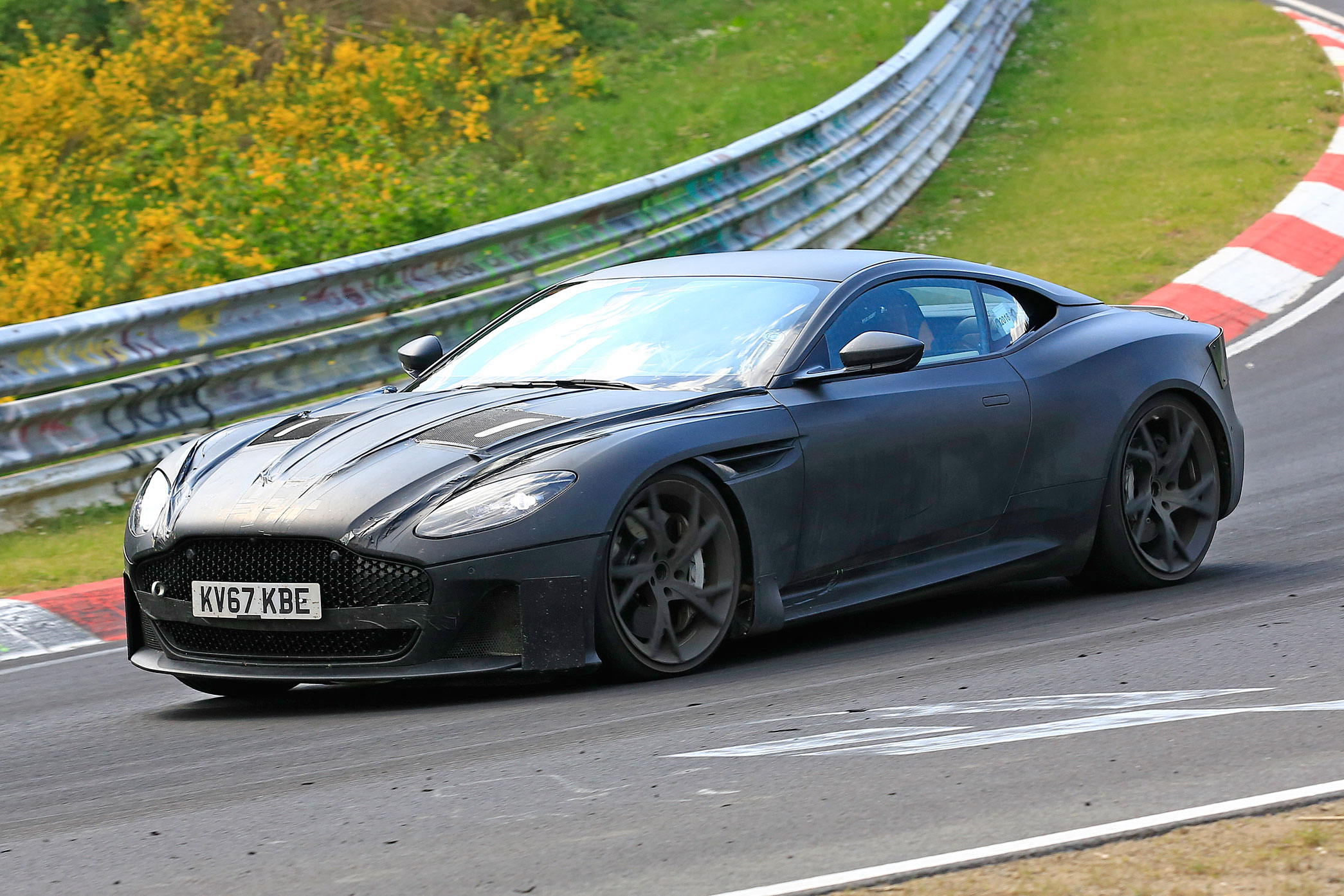 Aston Martin DBS Superleggera Prototype – Front