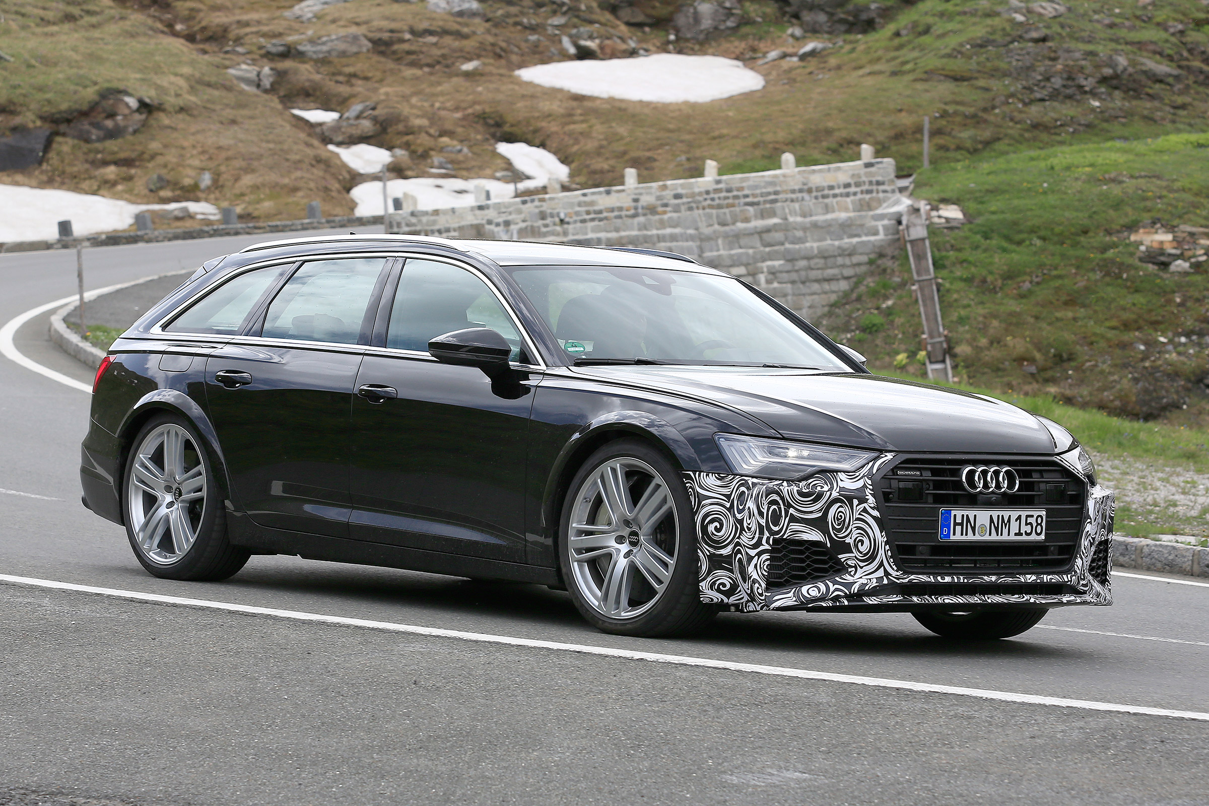 Audi RS6 Avant spy - side