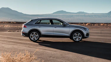 Audi Q8 – side