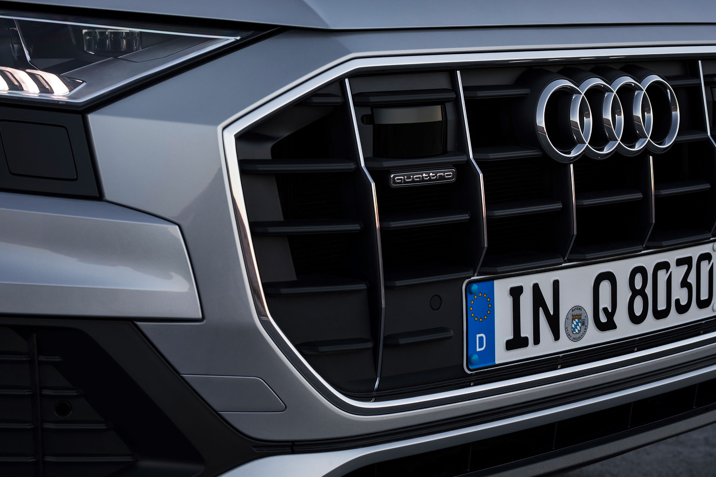 Audi Q8 – grille
