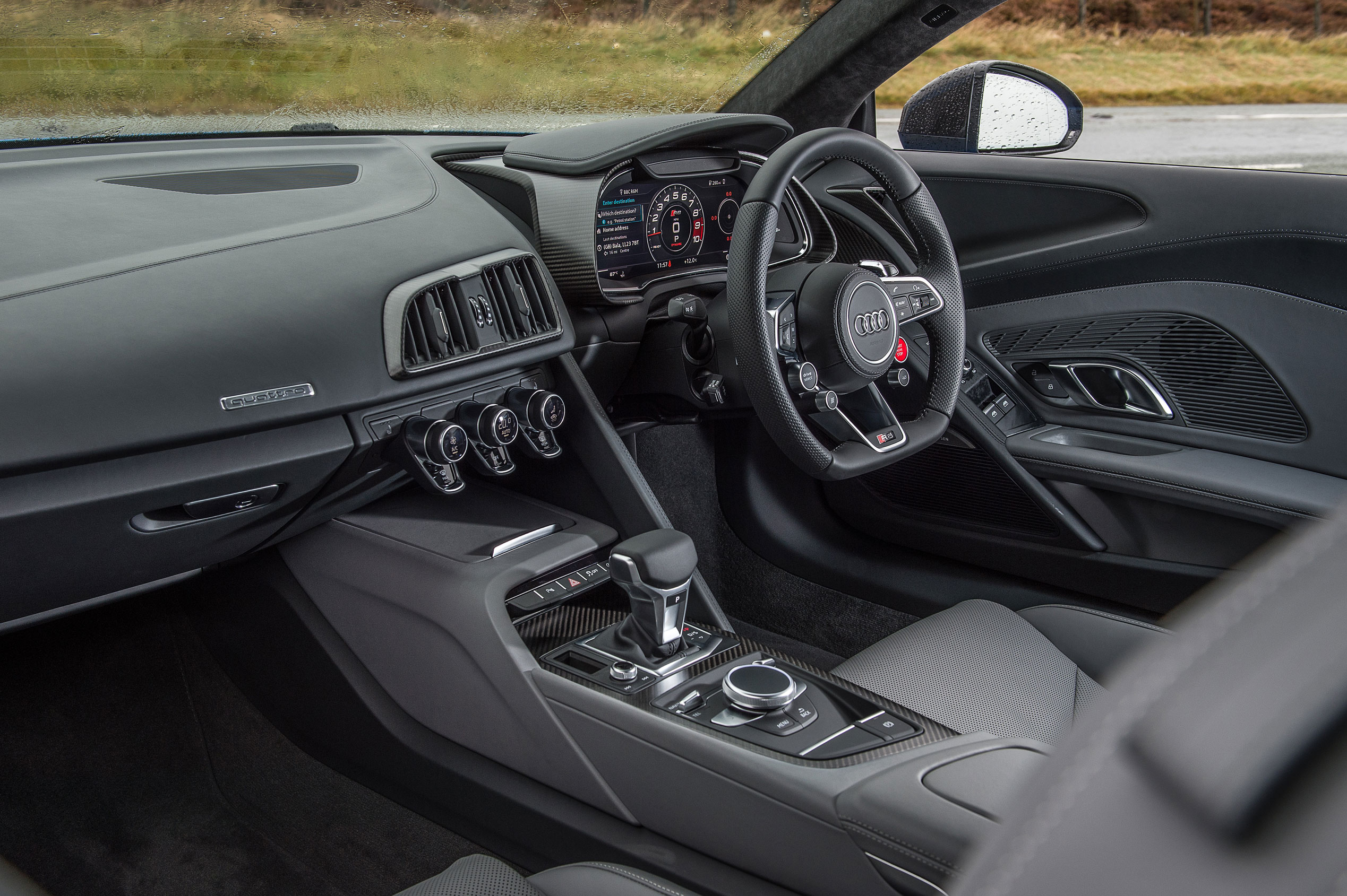 Audi R8 V10 - Interior