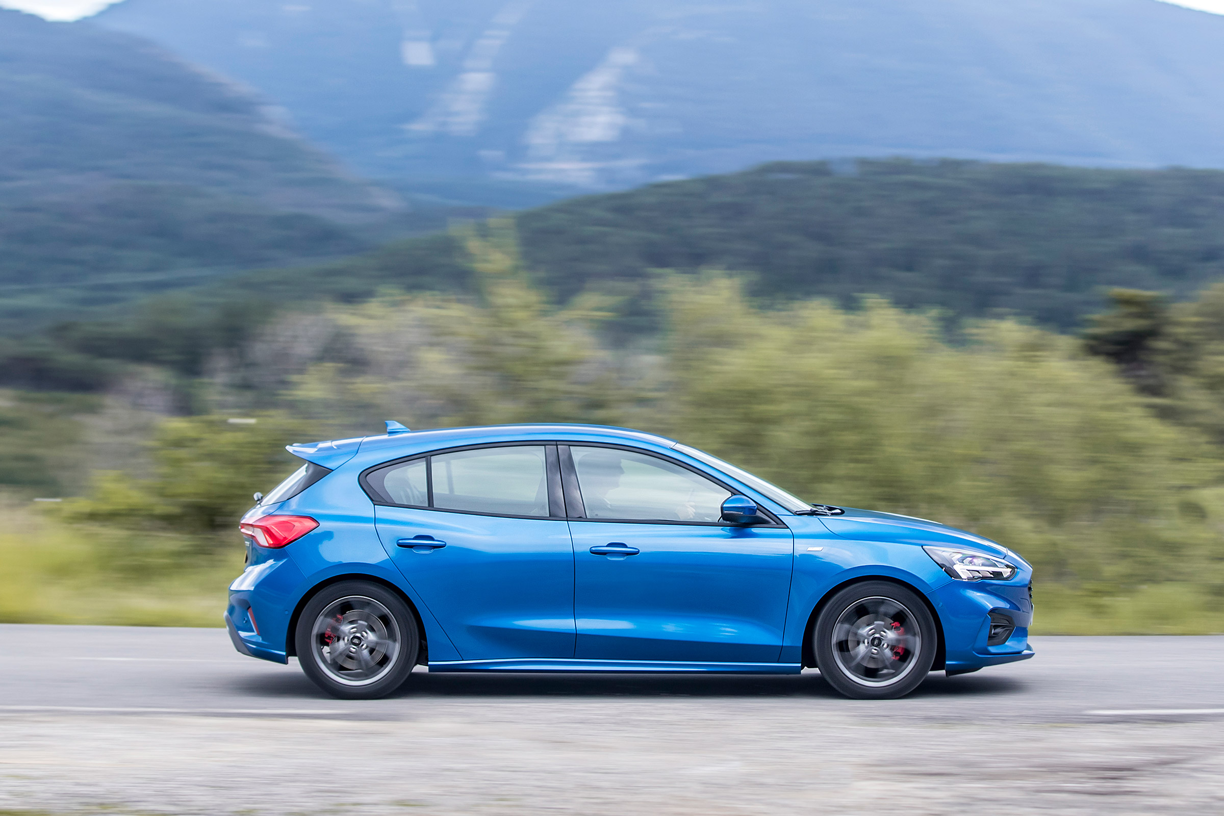 Ford Focus ST-Line review - side