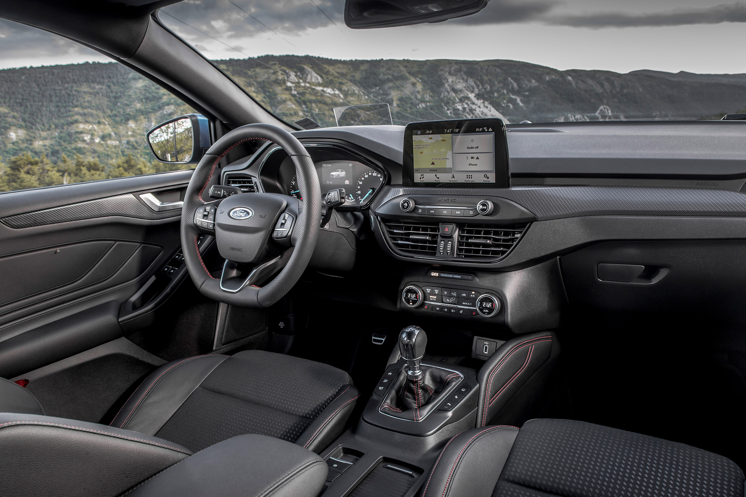 Ford Focus ST-Line review - dash