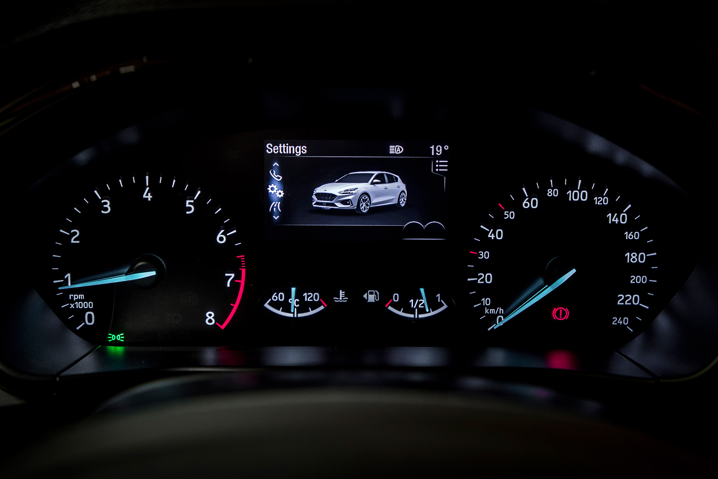 Ford Focus ST-Line review - dials