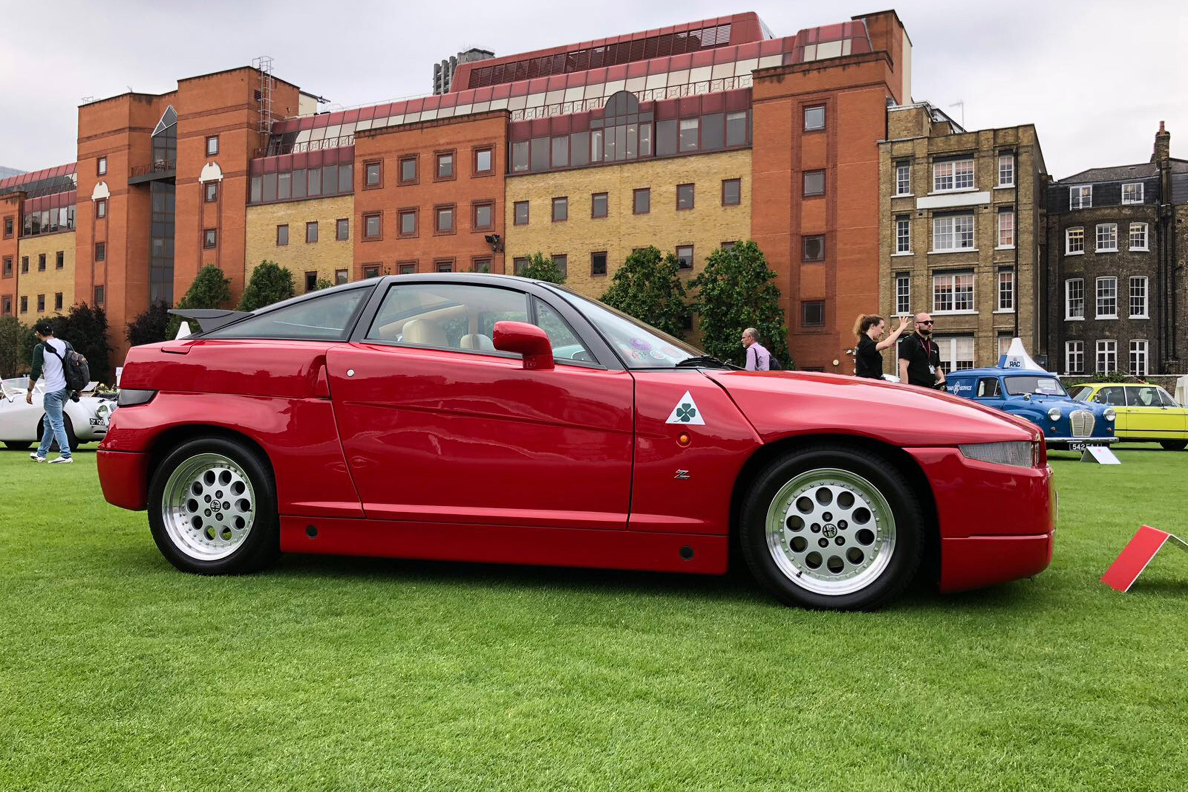 Alfa Romeo SZ - profile