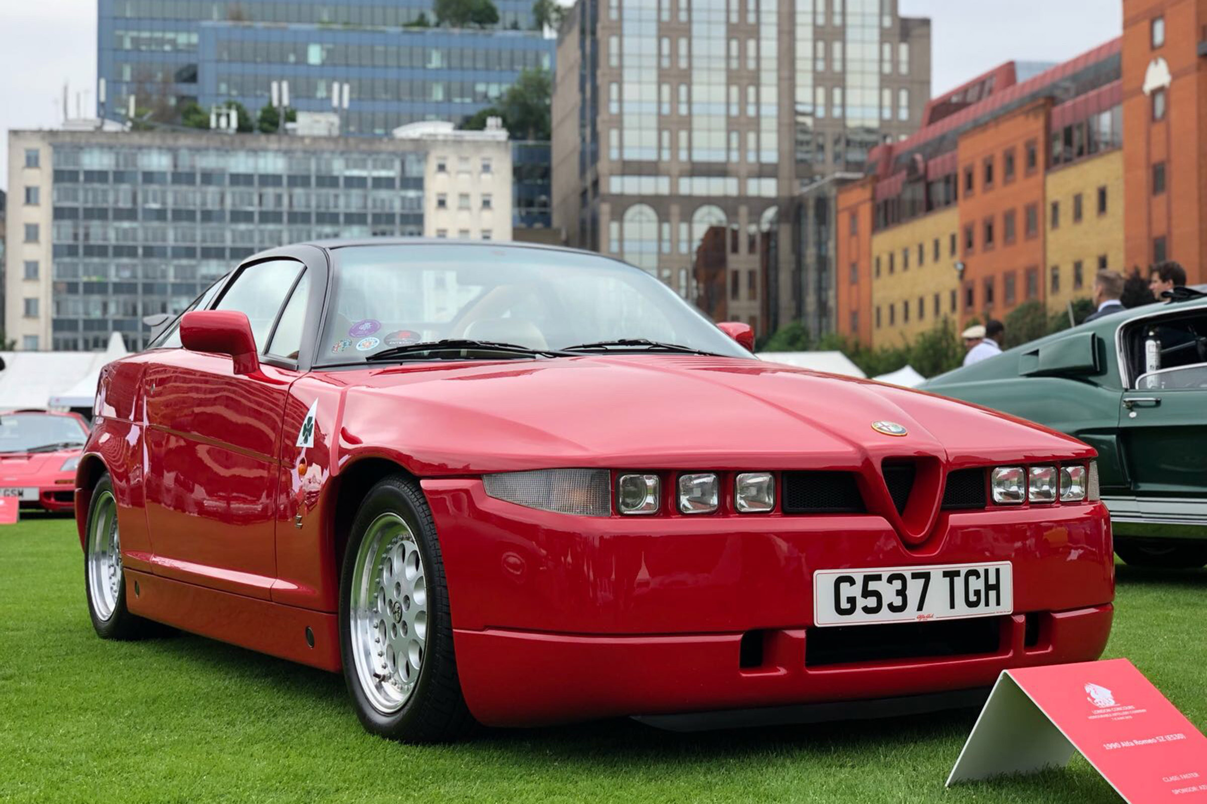 Alfa Romeo SZ - side