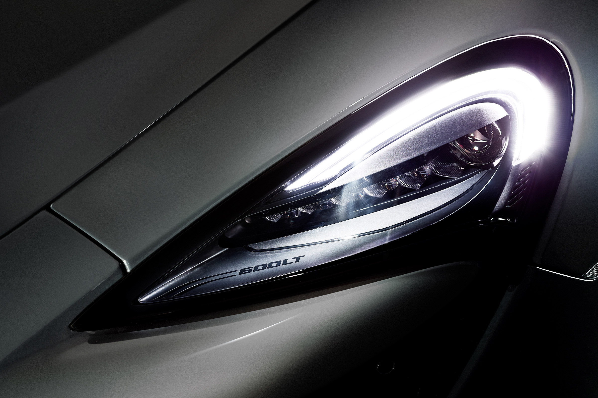McLaren 600LT revealed - lights