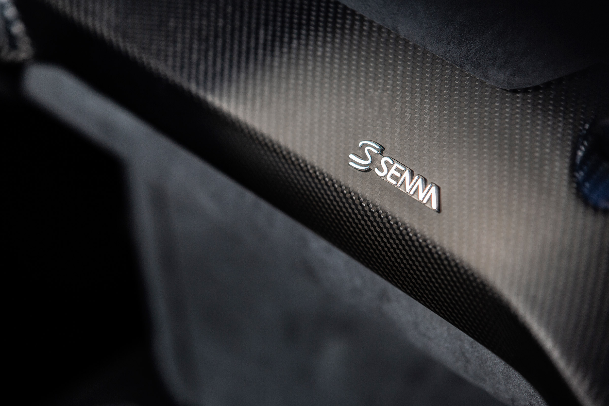 McLaren Senna track badge
