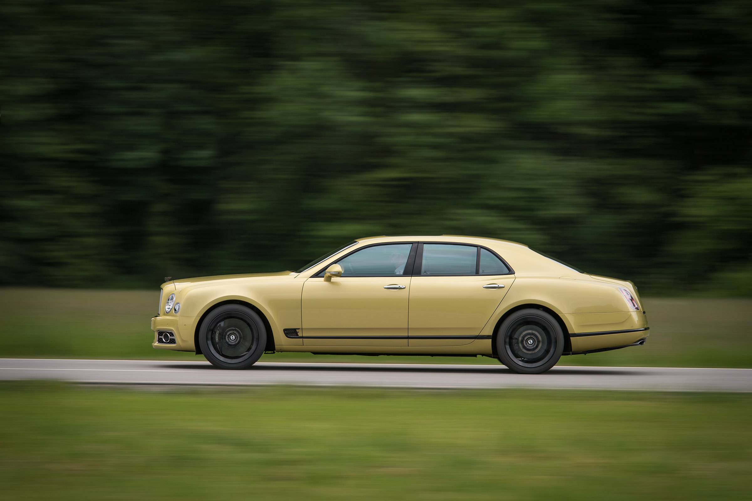 Bentley Mulsanne Speed - profile