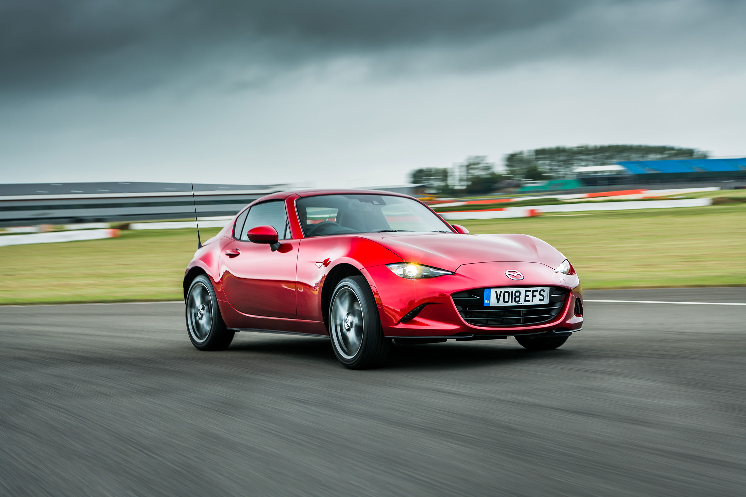 Mazda MX-5 RF – on track