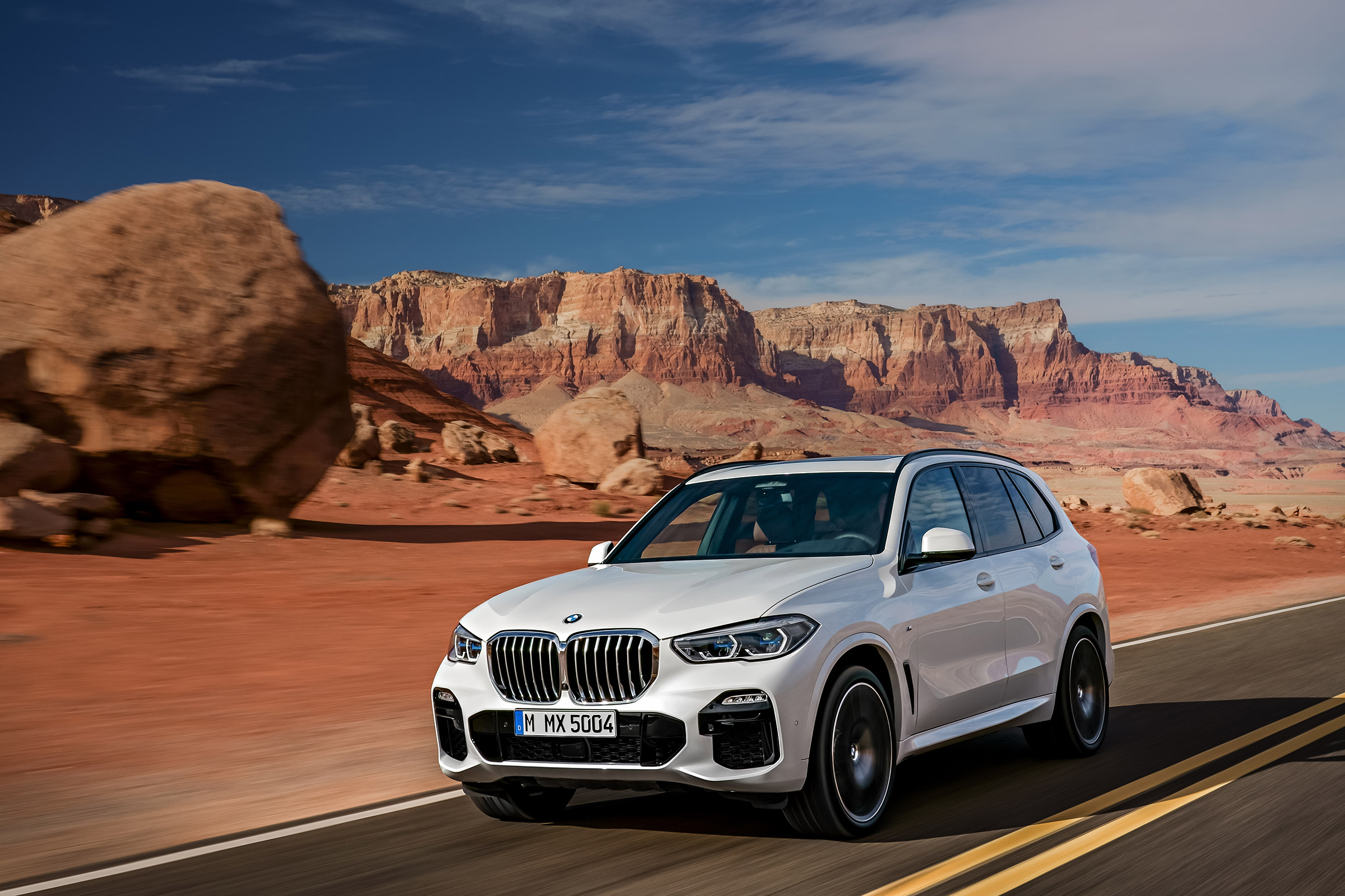 2018 BMW X5 - front quarter