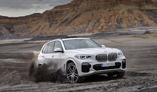 2018 BMW X5 - front quarter
